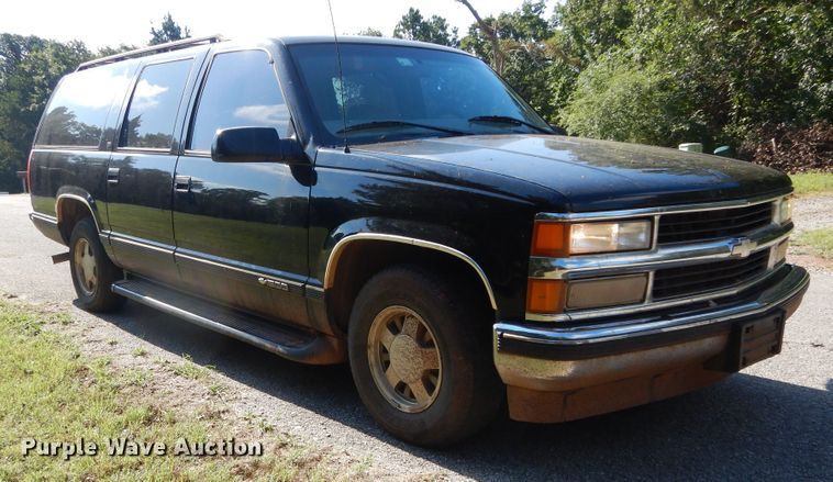 image for item HS9710 1999 Chevrolet Suburban C1500  SUV