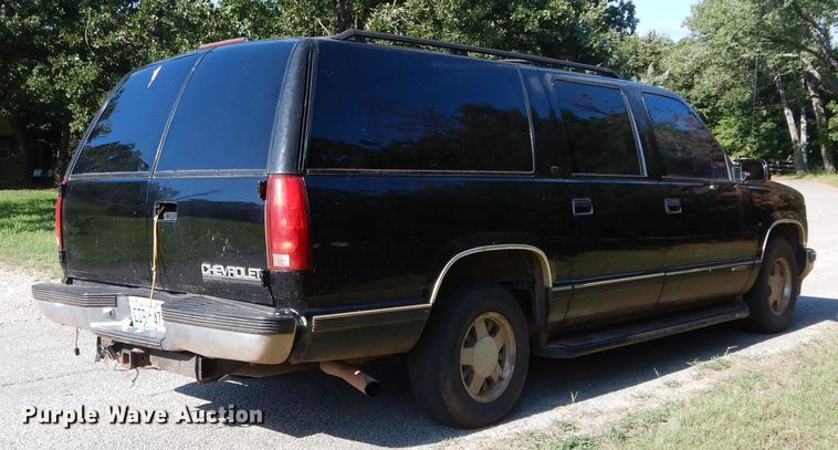 image for item HS9710 1999 Chevrolet Suburban C1500  SUV