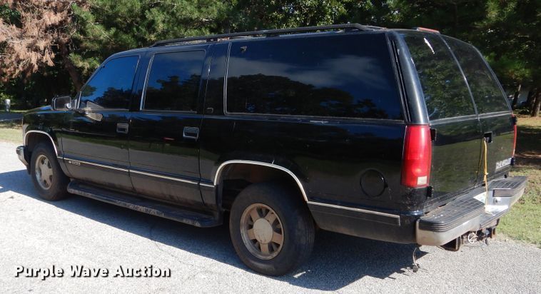 image for item HS9710 1999 Chevrolet Suburban C1500  SUV