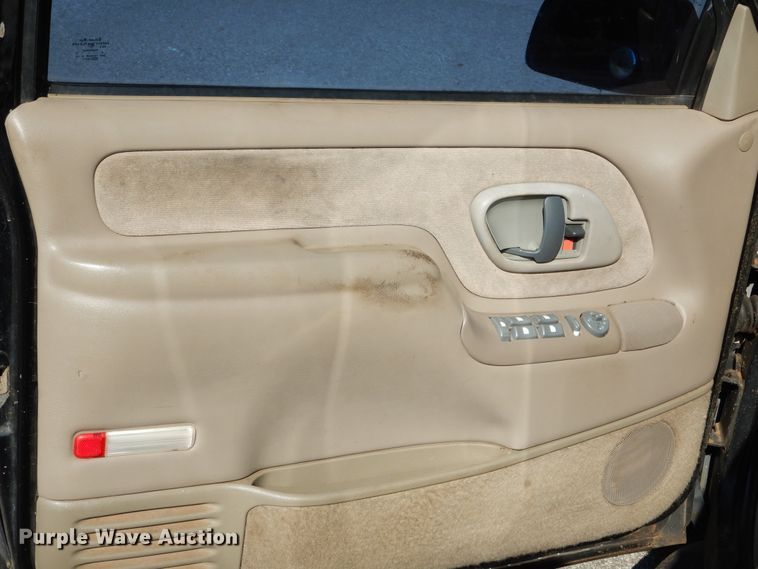 image for item HS9710 1999 Chevrolet Suburban C1500  SUV