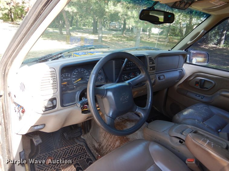 image for item HS9710 1999 Chevrolet Suburban C1500  SUV