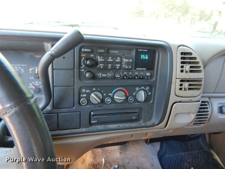 image for item HS9710 1999 Chevrolet Suburban C1500  SUV