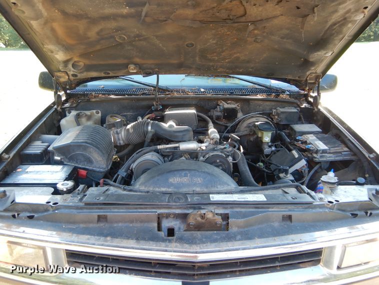 image for item HS9710 1999 Chevrolet Suburban C1500  SUV