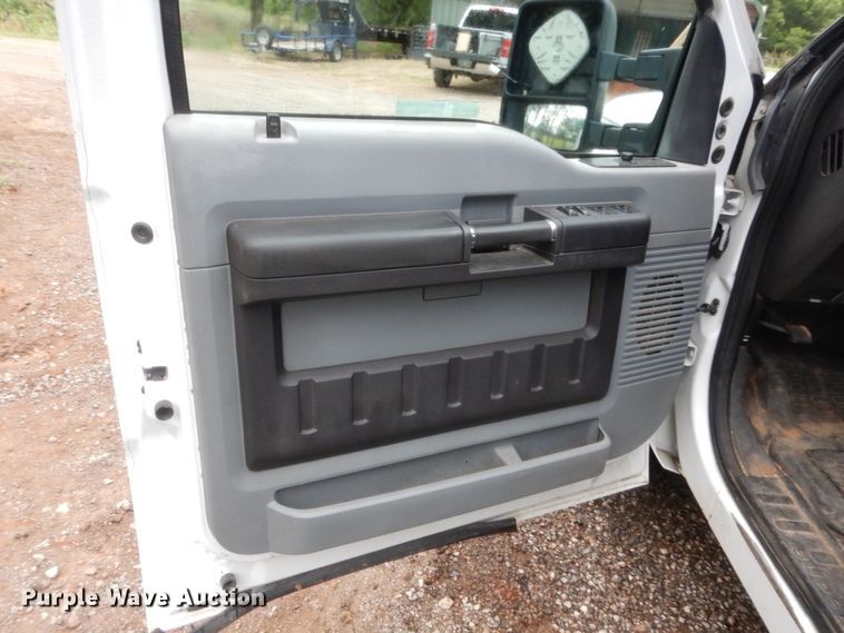 image for item HS9721 2011 Ford F250 Super Duty  Crew Cab pickup truck