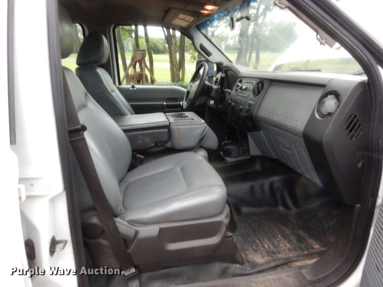 image for item HS9721 2011 Ford F250 Super Duty  Crew Cab pickup truck