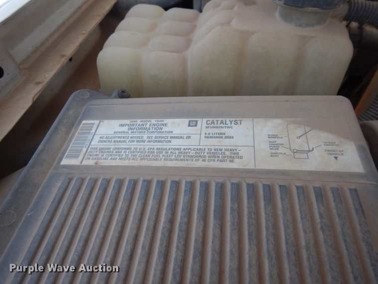 image for item HT9539 2005 Chevrolet Silverado 2500HD  Ext. Cab pickup truck cab and chassis