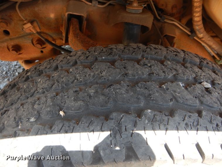 image for item HT9539 2005 Chevrolet Silverado 2500HD  Ext. Cab pickup truck cab and chassis