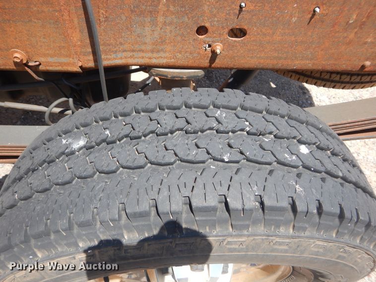 image for item HT9539 2005 Chevrolet Silverado 2500HD  Ext. Cab pickup truck cab and chassis