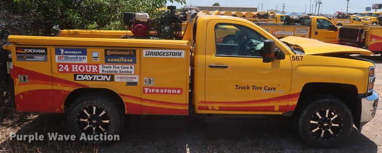 image for item HT9561 2017 Chevrolet Silverado 3500HD  utility bed pickup truck