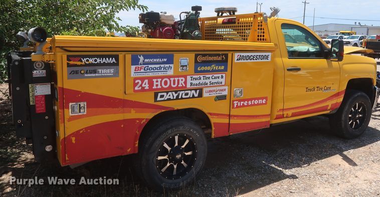 image for item HT9561 2017 Chevrolet Silverado 3500HD  utility bed pickup truck