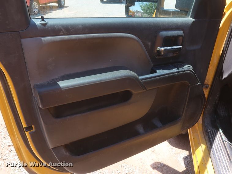 image for item HT9561 2017 Chevrolet Silverado 3500HD  utility bed pickup truck