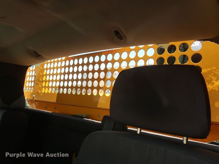 image for item HT9561 2017 Chevrolet Silverado 3500HD  utility bed pickup truck