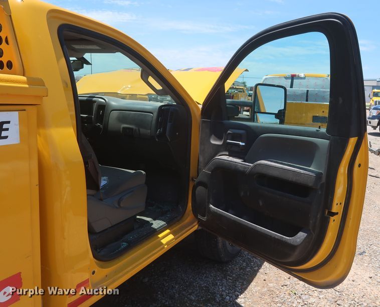 image for item HT9561 2017 Chevrolet Silverado 3500HD  utility bed pickup truck