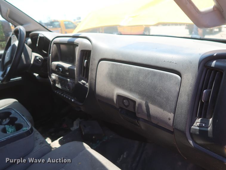 image for item HT9561 2017 Chevrolet Silverado 3500HD  utility bed pickup truck