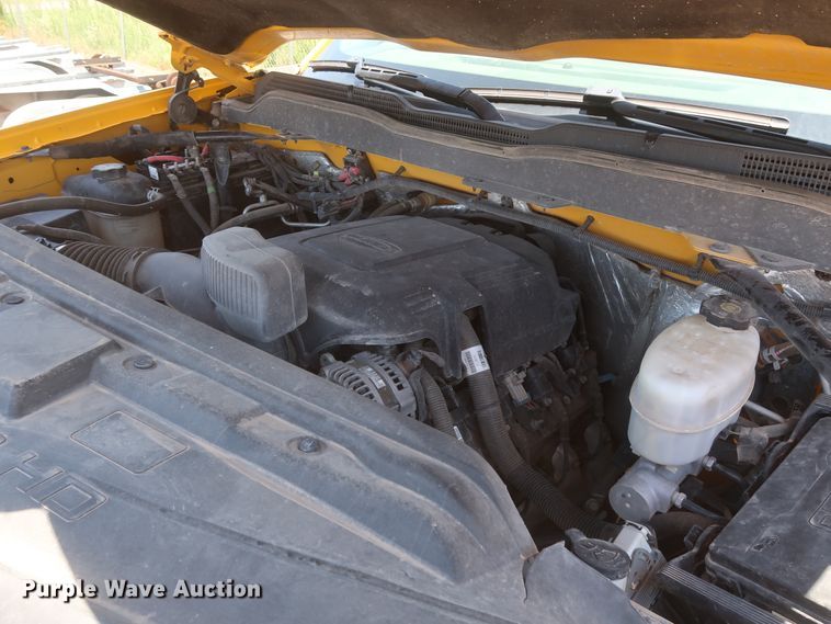 image for item HT9561 2017 Chevrolet Silverado 3500HD  utility bed pickup truck