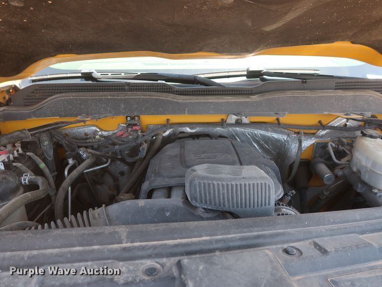 image for item HT9561 2017 Chevrolet Silverado 3500HD  utility bed pickup truck