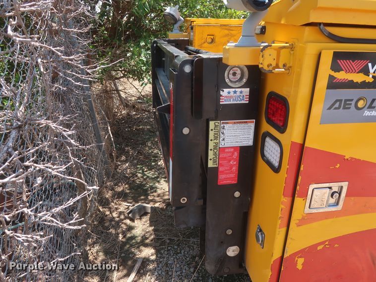 image for item HT9561 2017 Chevrolet Silverado 3500HD  utility bed pickup truck