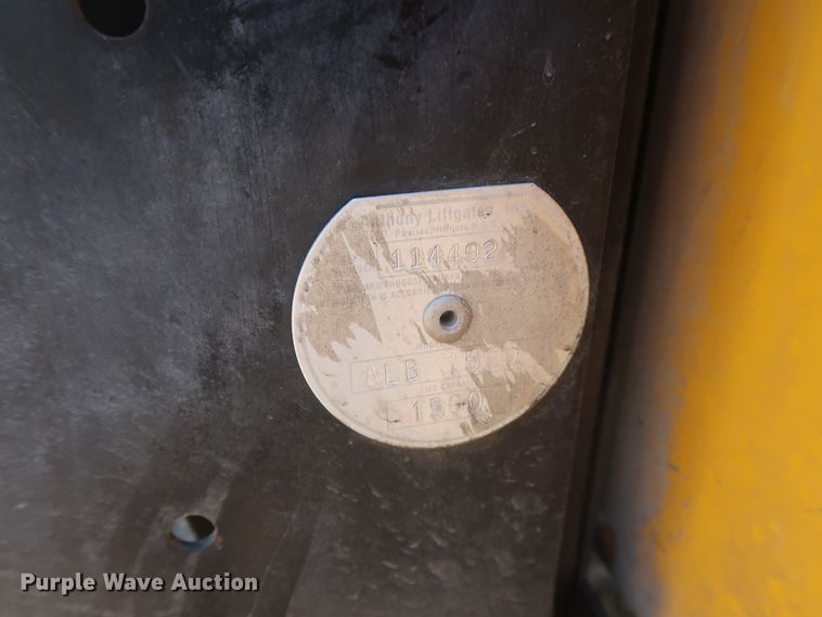 image for item HT9561 2017 Chevrolet Silverado 3500HD  utility bed pickup truck