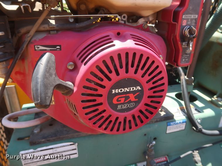 image for item HT9561 2017 Chevrolet Silverado 3500HD  utility bed pickup truck