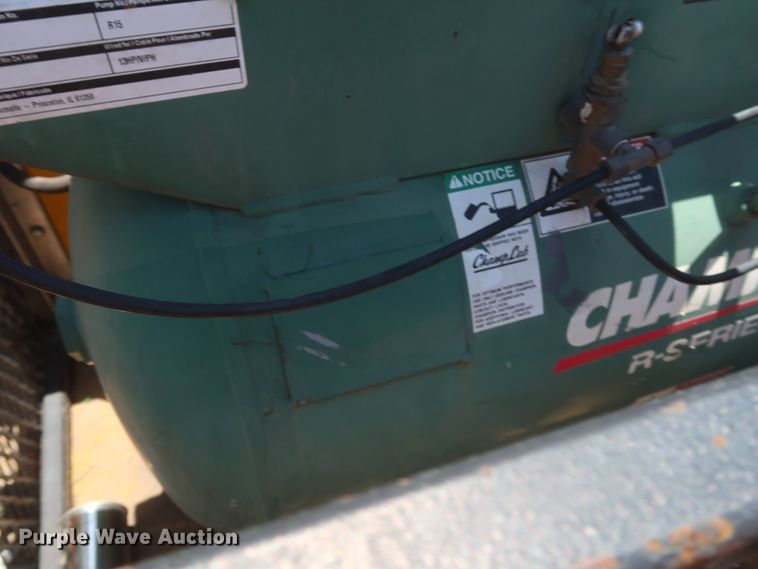 image for item HT9561 2017 Chevrolet Silverado 3500HD  utility bed pickup truck