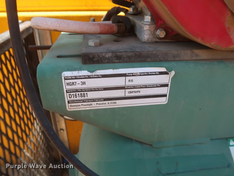 image for item HT9561 2017 Chevrolet Silverado 3500HD  utility bed pickup truck