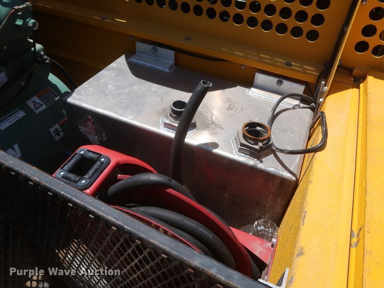 image for item HT9561 2017 Chevrolet Silverado 3500HD  utility bed pickup truck