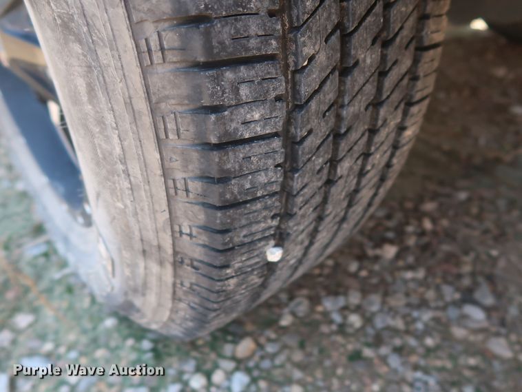 image for item HT9561 2017 Chevrolet Silverado 3500HD  utility bed pickup truck