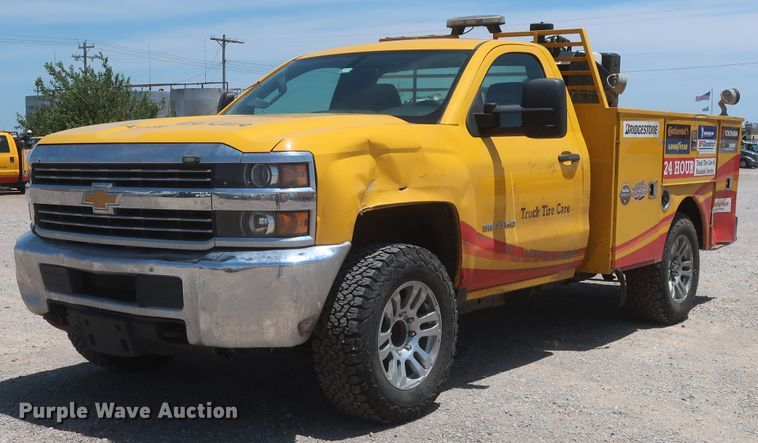 image for item HT9563 2015 Chevrolet Silverado 3500HD  utility bed pickup truck