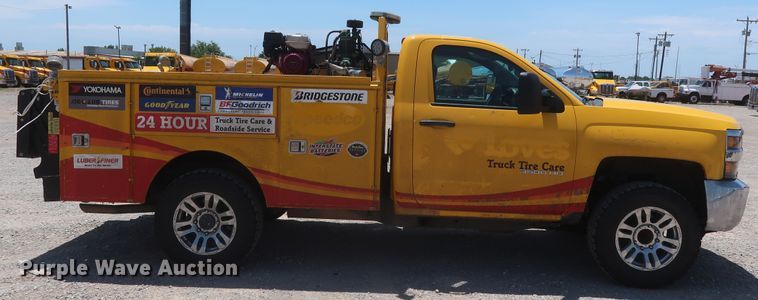 image for item HT9563 2015 Chevrolet Silverado 3500HD  utility bed pickup truck