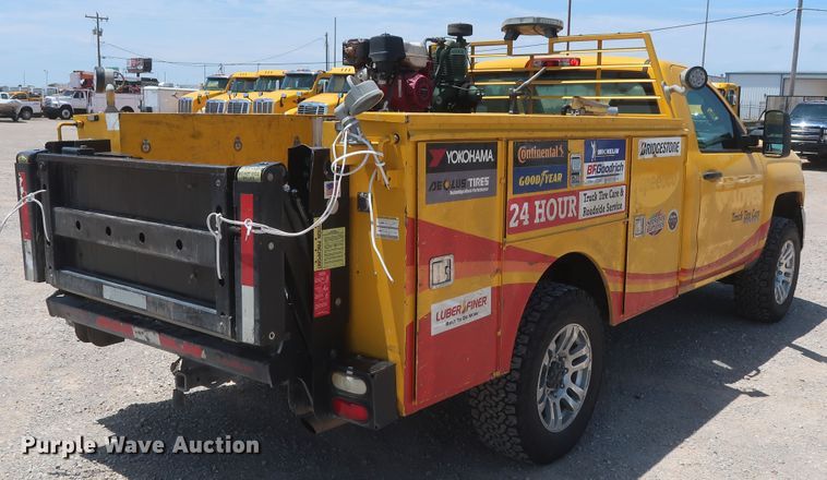 image for item HT9563 2015 Chevrolet Silverado 3500HD  utility bed pickup truck