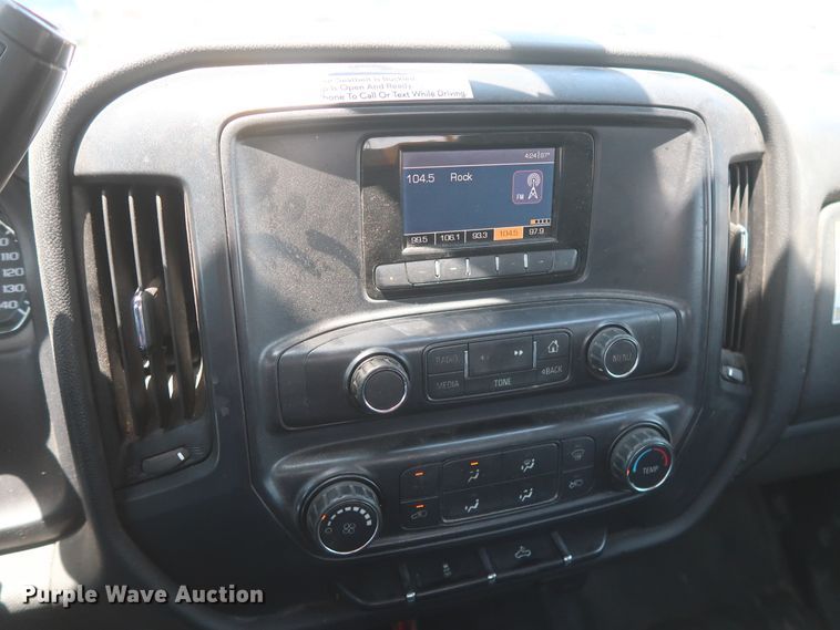 image for item HT9563 2015 Chevrolet Silverado 3500HD  utility bed pickup truck