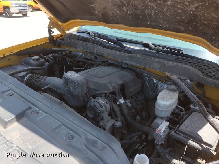 image for item HT9563 2015 Chevrolet Silverado 3500HD  utility bed pickup truck