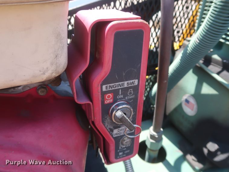 image for item HT9563 2015 Chevrolet Silverado 3500HD  utility bed pickup truck