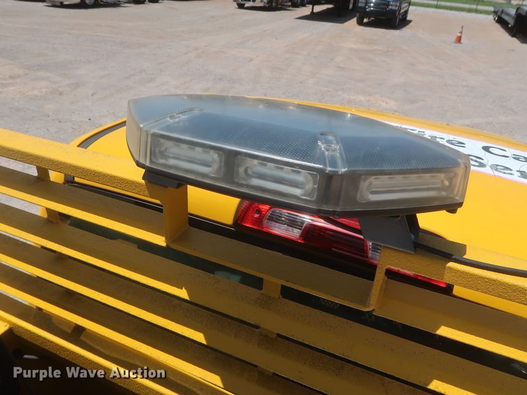 image for item HT9563 2015 Chevrolet Silverado 3500HD  utility bed pickup truck