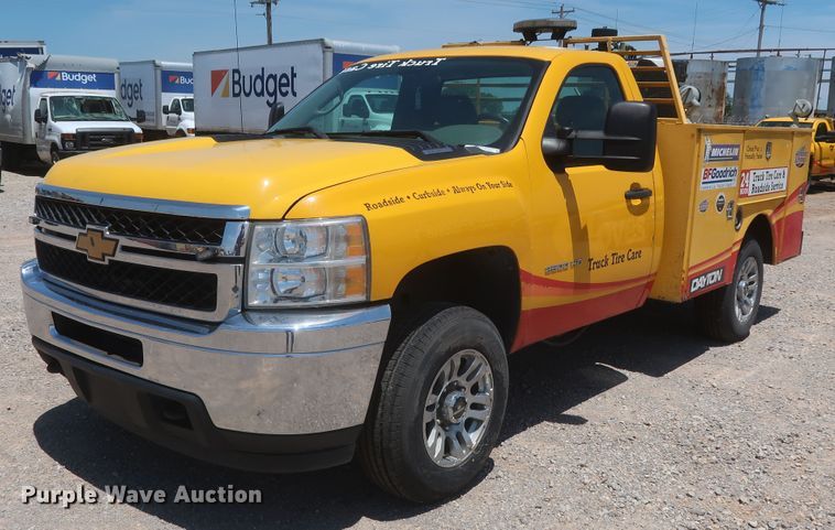 image for item HT9564 2012 Chevrolet Silverado 2500HD  utility bed pickup truck