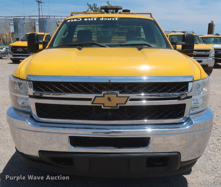 image for item HT9564 2012 Chevrolet Silverado 2500HD  utility bed pickup truck