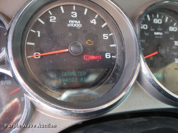 image for item HT9564 2012 Chevrolet Silverado 2500HD  utility bed pickup truck