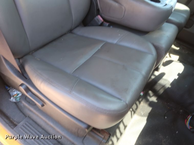 image for item HT9564 2012 Chevrolet Silverado 2500HD  utility bed pickup truck