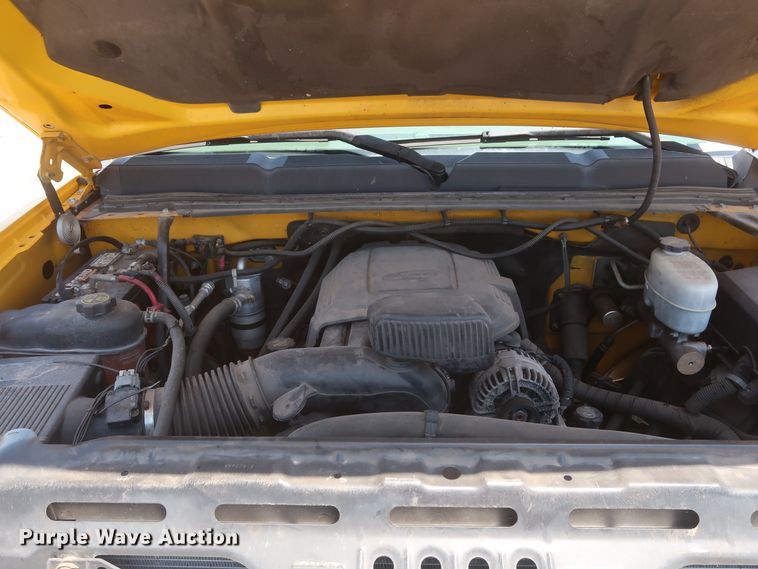 image for item HT9564 2012 Chevrolet Silverado 2500HD  utility bed pickup truck