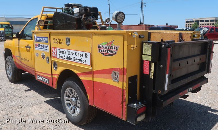 image for item HT9564 2012 Chevrolet Silverado 2500HD  utility bed pickup truck