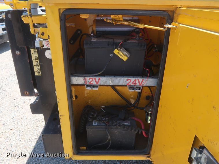 image for item HT9564 2012 Chevrolet Silverado 2500HD  utility bed pickup truck