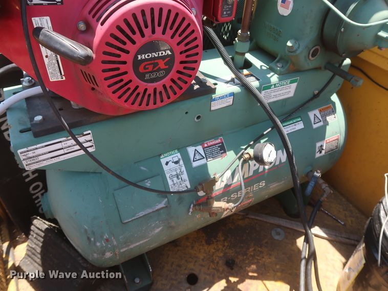 image for item HT9564 2012 Chevrolet Silverado 2500HD  utility bed pickup truck