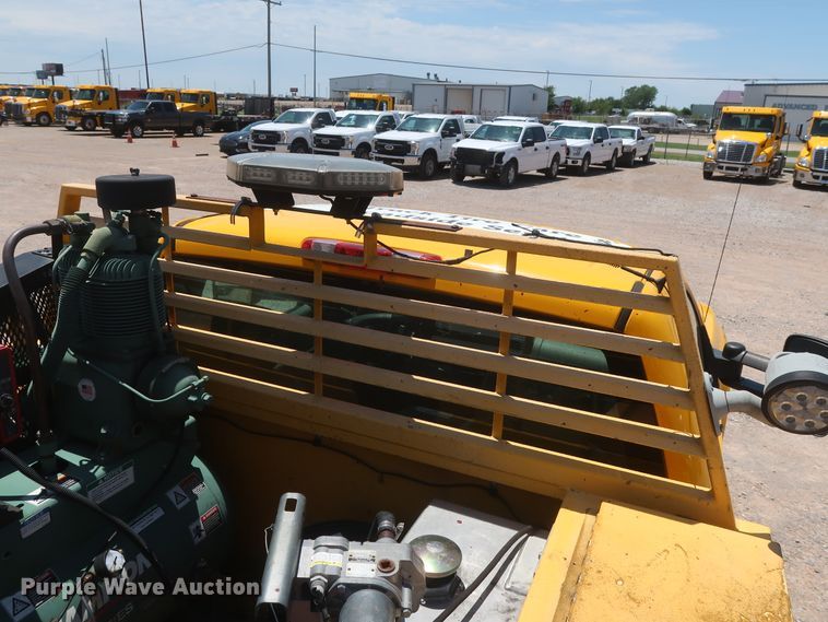 image for item HT9564 2012 Chevrolet Silverado 2500HD  utility bed pickup truck