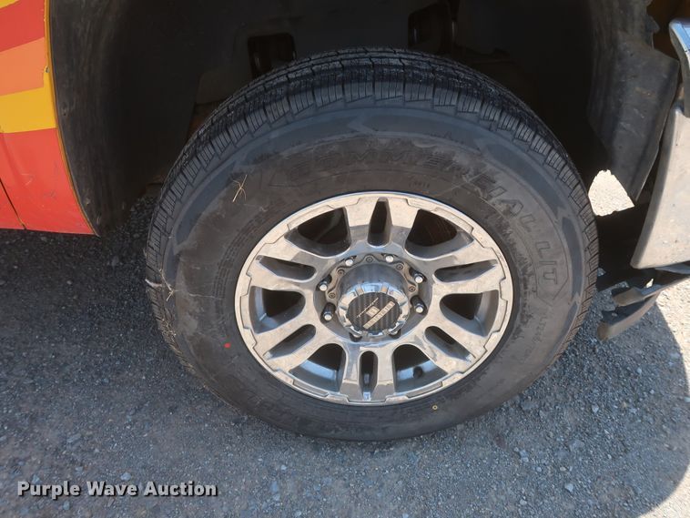 image for item HT9564 2012 Chevrolet Silverado 2500HD  utility bed pickup truck