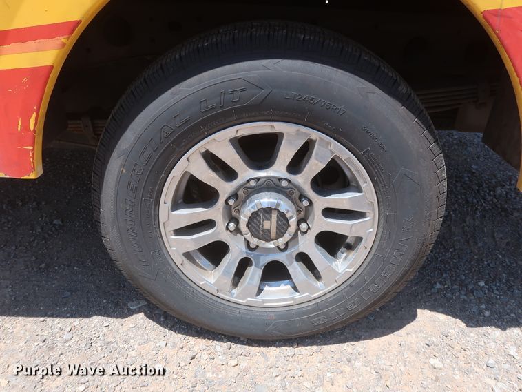 image for item HT9564 2012 Chevrolet Silverado 2500HD  utility bed pickup truck