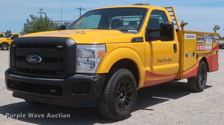 image for item HT9565 2015 Ford F350 Super Duty XL  utility bed pickup truck