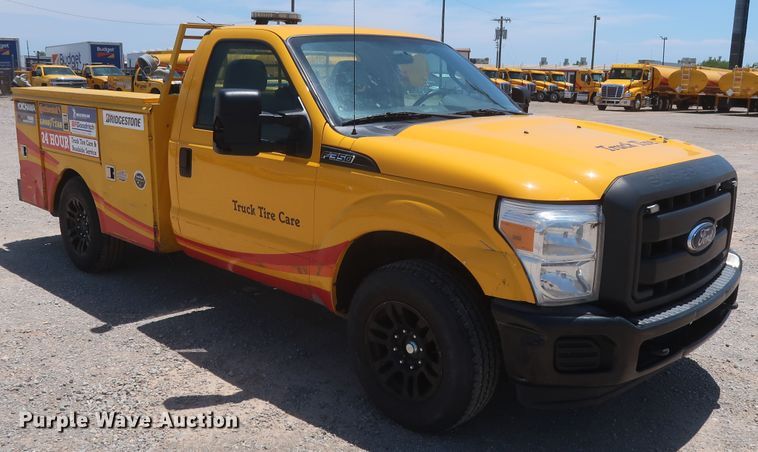 image for item HT9565 2015 Ford F350 Super Duty XL  utility bed pickup truck