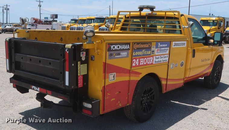 image for item HT9565 2015 Ford F350 Super Duty XL  utility bed pickup truck