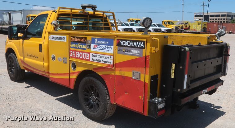 image for item HT9565 2015 Ford F350 Super Duty XL  utility bed pickup truck