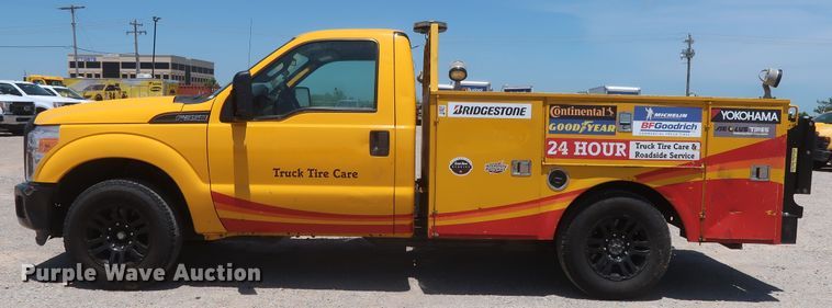 image for item HT9565 2015 Ford F350 Super Duty XL  utility bed pickup truck